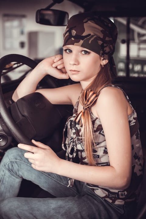 10 Easiest Pranks to Do at Home on Your Sister