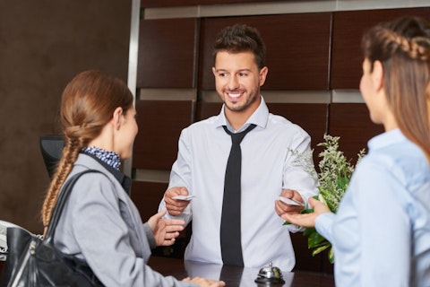 10 Best Summer Jobs to Learn English