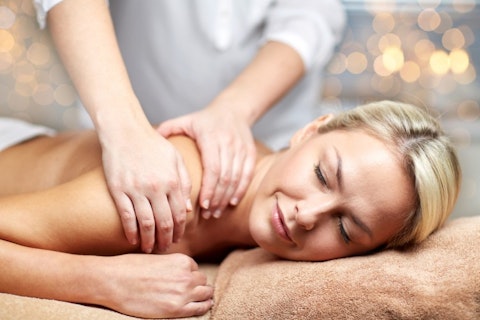 10 Prenatal Massage Spots For Moms in NYC