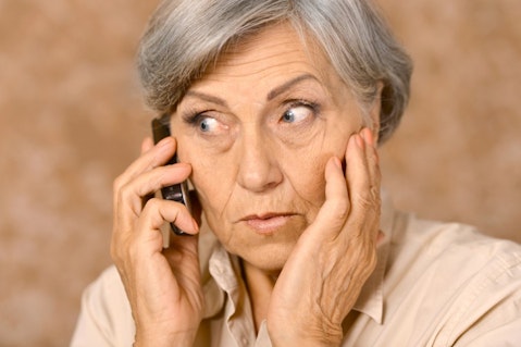 7 Easy to Use Mobile Phones for the Elderly