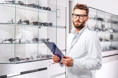 RossHelen/Shutterstock.com