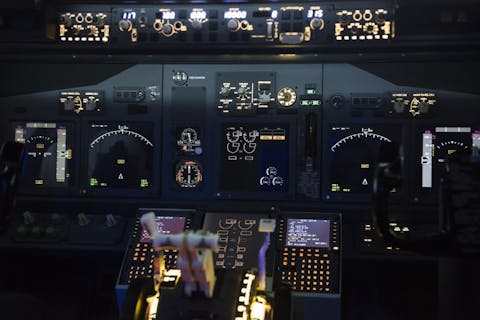 15 Best States For Airline Pilots, Copilots, and Flight Engineers