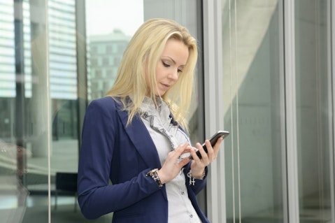 Easiest Ways to Ignore Someone Who Is Ignoring You