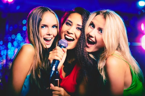 12 Upbeat Karaoke Songs for Females
