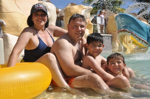 15 Best Indoor and Outdoor Water Parks in and Around New York City