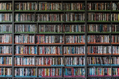 5 Easiest to Use DVD and Blu-ray Players for Seniors and Elderly