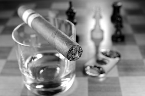 7 Best Online Cigar Stores to Shop in 2017