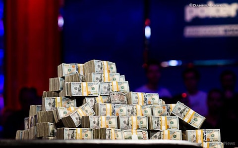 Image Credit: Pokernews.com American John Cynn claimed the victory at this year’s WSOP Main Event.