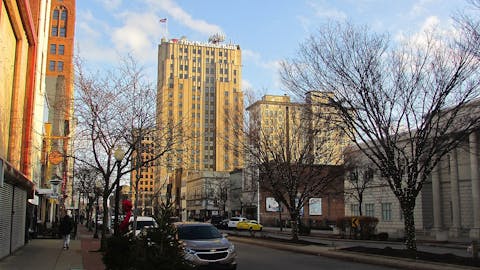 15 Best Places to Live for Couples in Their 40s