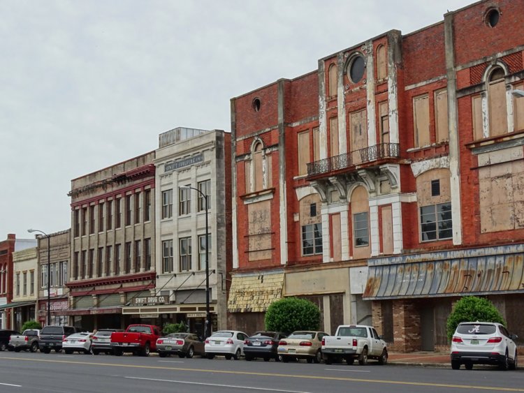 10 Poorest Cities in America in 2019