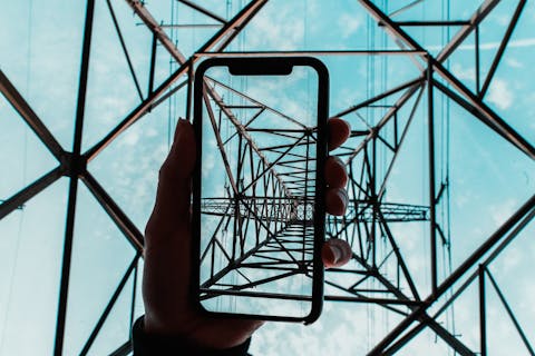 Is Vast Renewables (VSTE) The Best Australian Stock To Buy According to Hedge Funds?