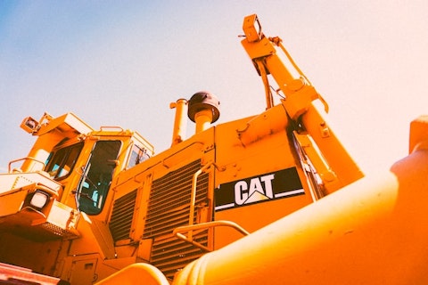 Working machine, Cargo, Caterpillar