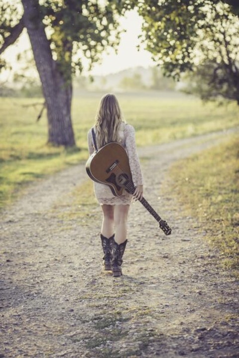25 country songs for low female voices