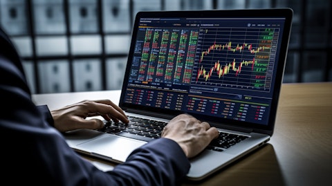 HPE Price Target Raised to $28 as Corporate AI Spending Accelerates