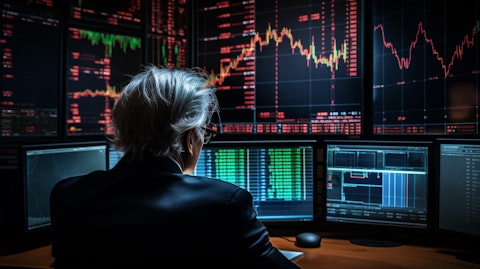 10 Best Low Beta Tech Stocks to Buy According to Analysts