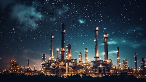 12 Best Oil Refinery Stocks To Invest In According to Analysts