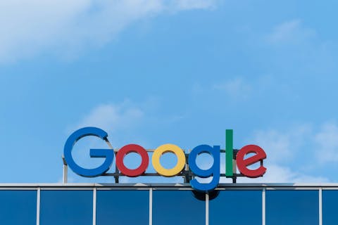 Forget Magnificent 7: Analysts are Talking About Alphabet Inc. (NASDAQ:GOOG) in ‘Big 10’ AI Stocks in 2024