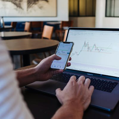 10 Fastest Growing Mid Cap Stocks to Buy Now