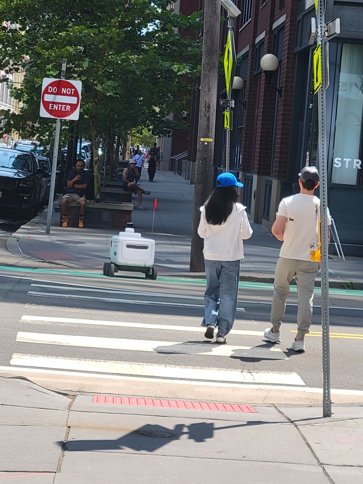 Serve Robotics Inc. (SERV) Gains Analyst Confidence and Expands Reach with DoorDash Partnership