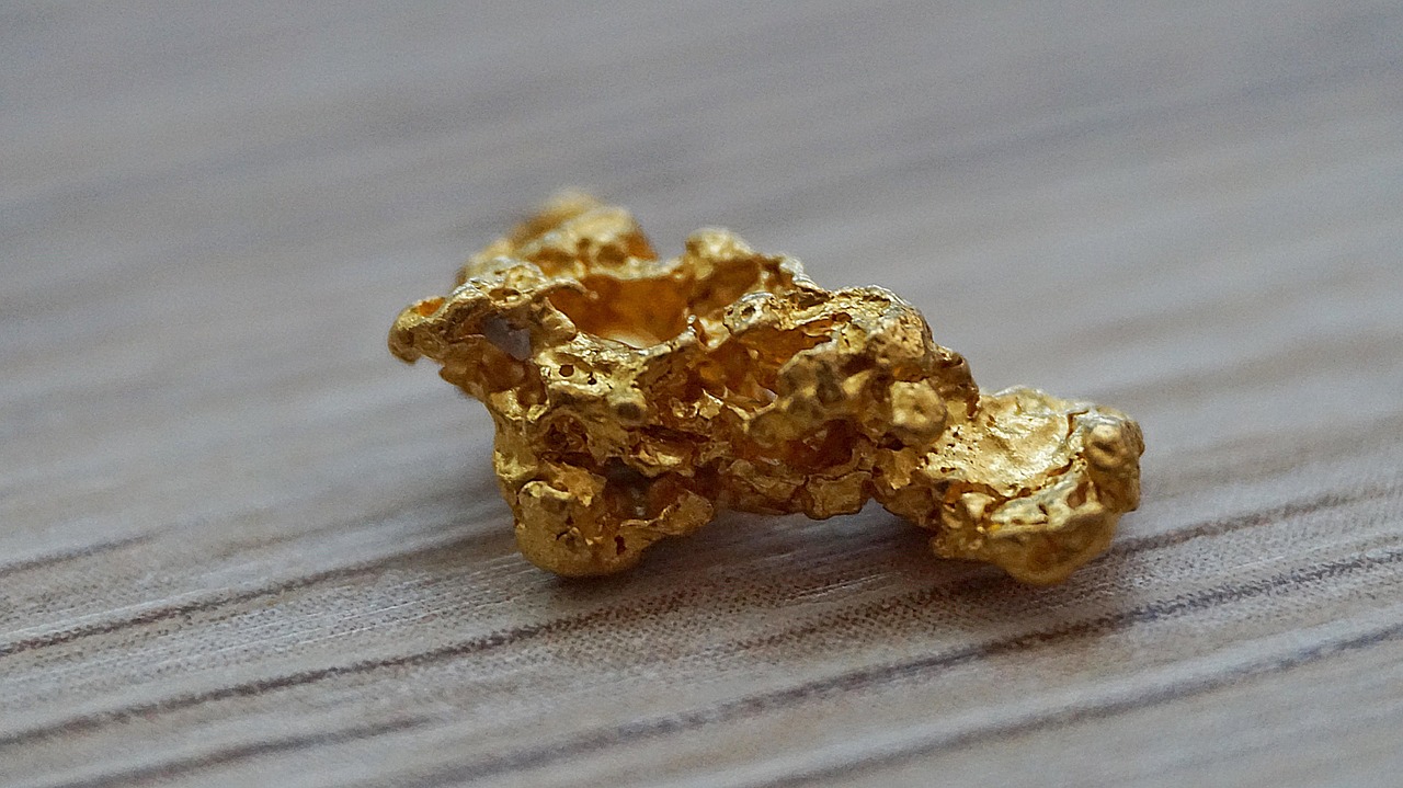 11 Best Canadian Gold Stocks to Buy According to Hedge Funds