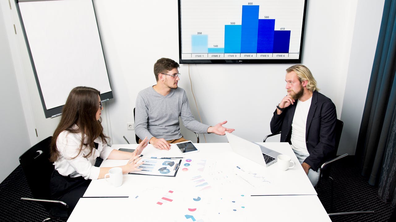 14 Best Forever Stocks to Buy According to Hedge Funds