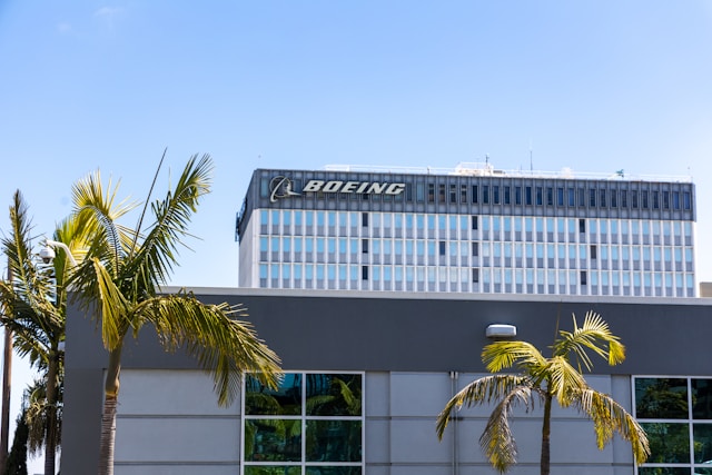 UBS Affirms Buy Rating on The Boeing Company (BA) on Accelerating Dreamliners Production