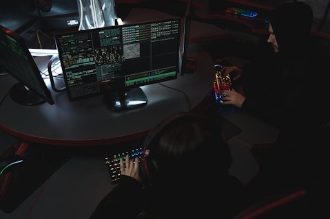 10 High-Growth Cybersecurity Stocks To Buy