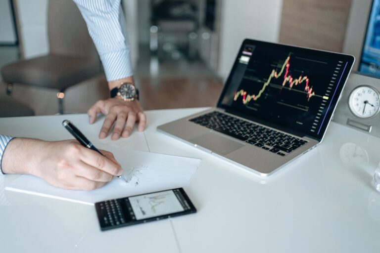 VNET (VNET) Slashes 9% on Notes Maturity Extension Concerns