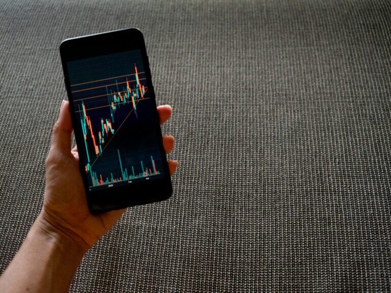 Aether Holdings (ATHR) Acquires PublicView.ai to Enhance AI-Driven Equity Research