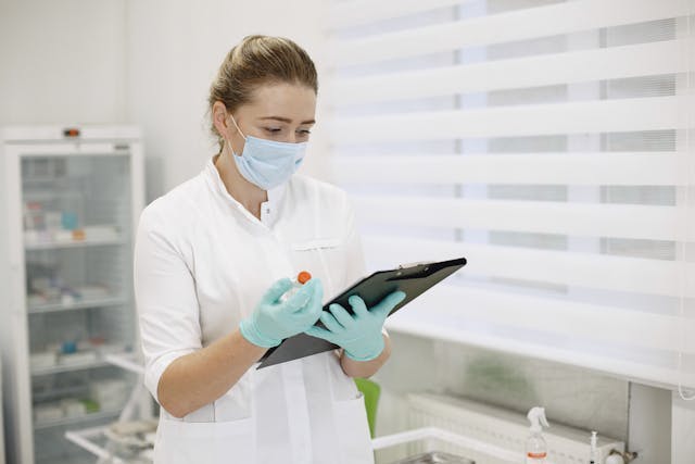 Jefferies Bullish on ICON (ICLR) Despite Share Price Decline